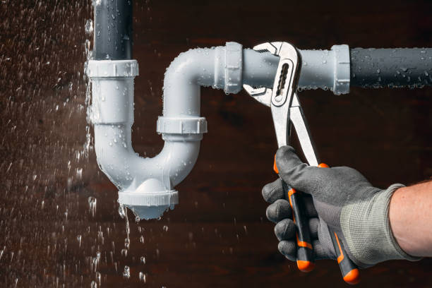 Professional Leak Detection technician working in Robins, IA